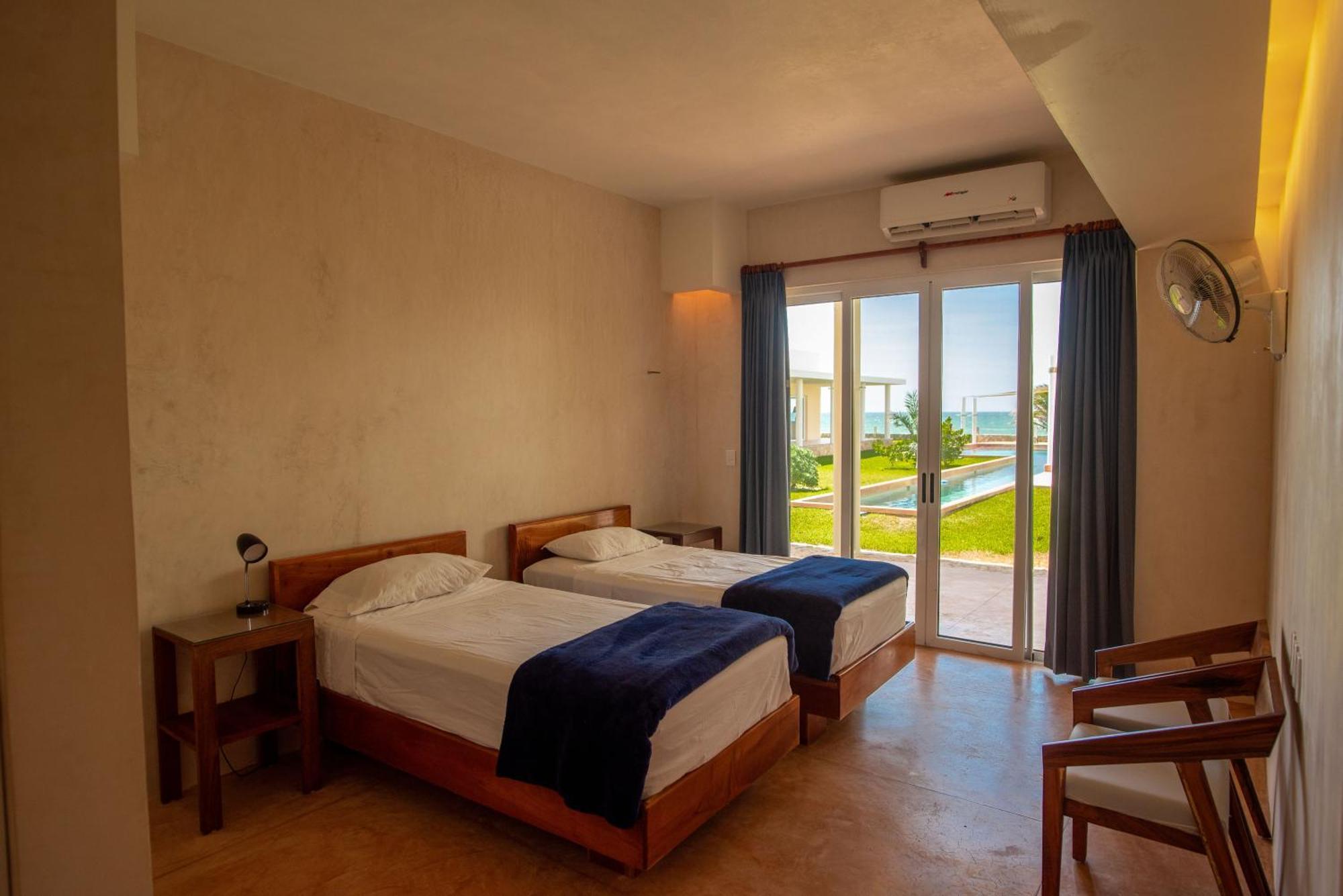 Holiday home 97985 Stunning Beachfront Wi-fi East Of Progreso Chicxulub