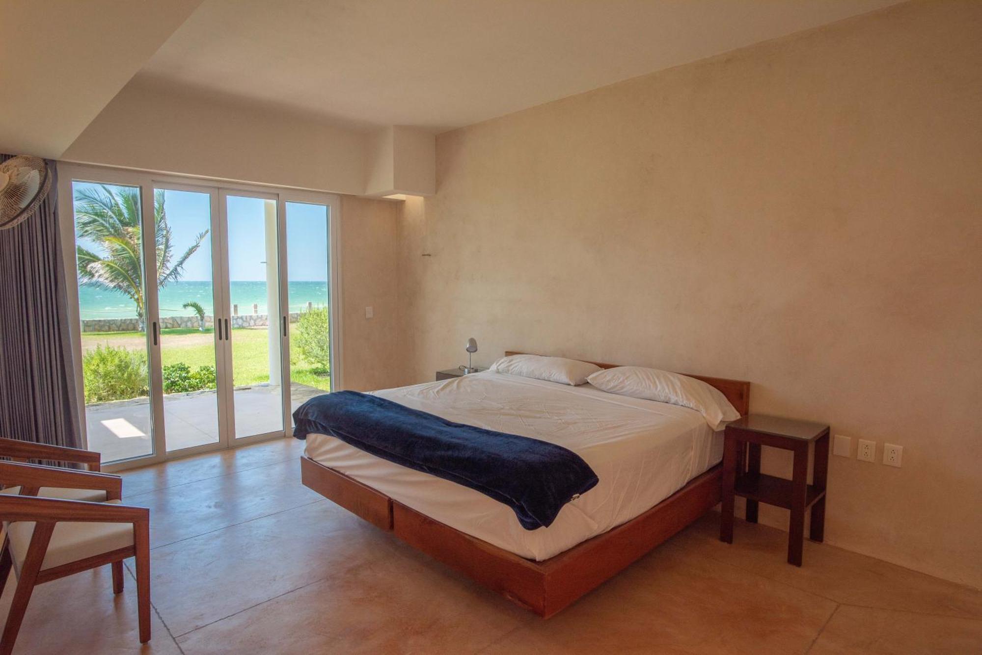 97985 Stunning Beachfront Wi-fi East Of Progreso