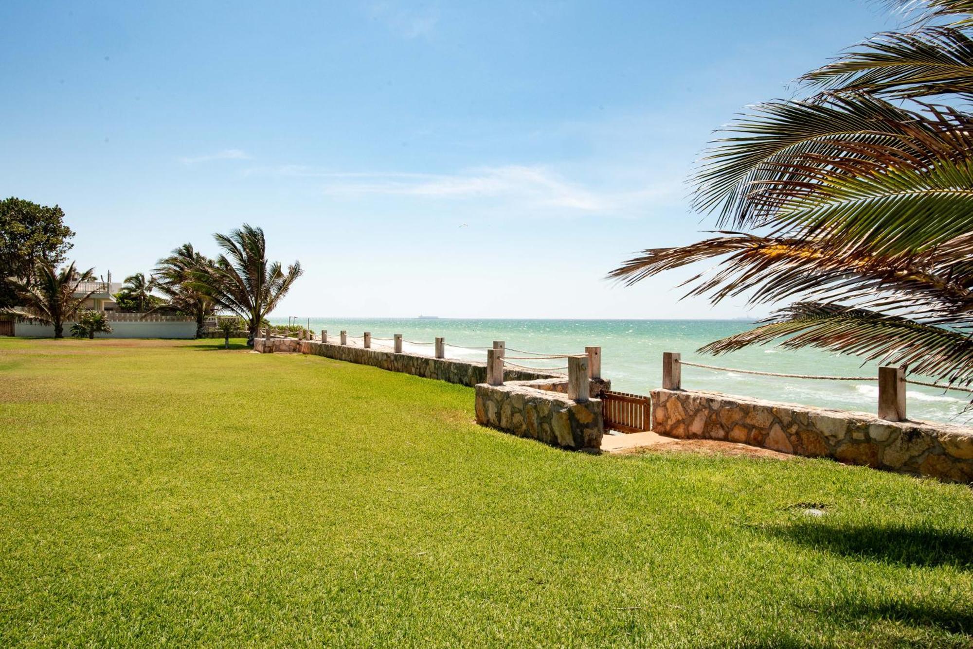Holiday home 97985 Stunning Beachfront Wi-fi East Of Progreso