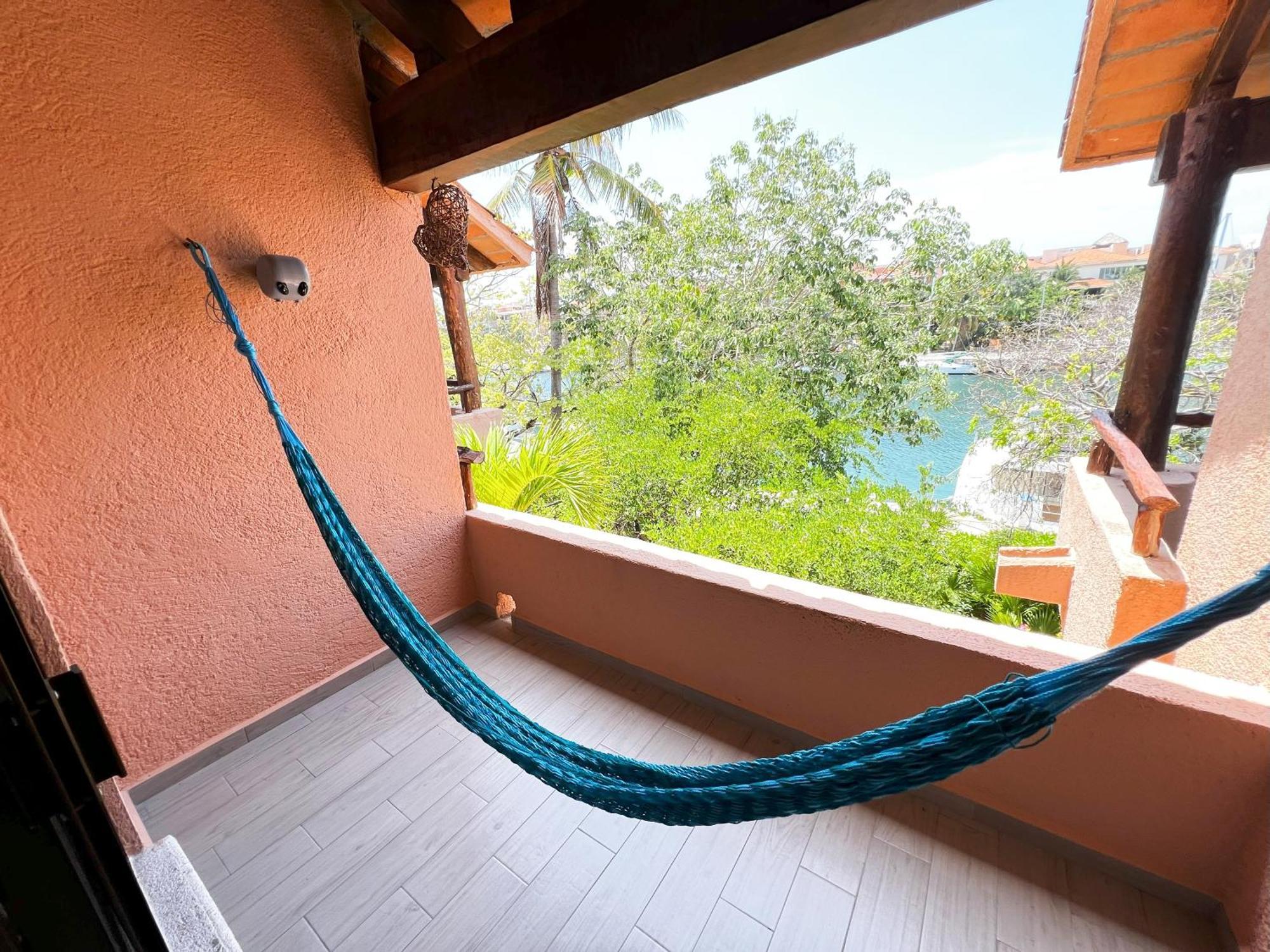 Apartment Ocean & Marina Views,affordable,spoil Yourself! *