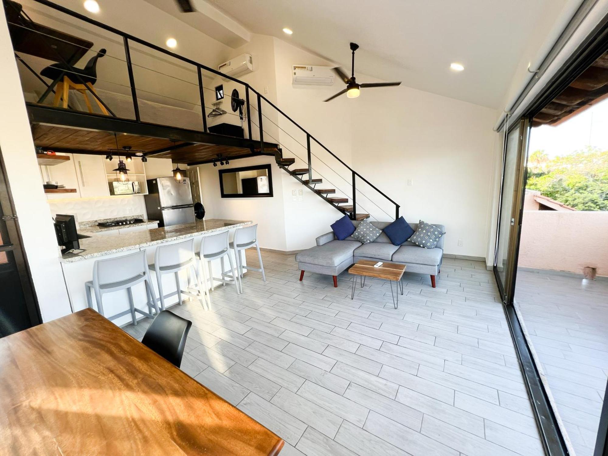 Ocean & Marina Views,affordable,spoil Yourself! Apartment *