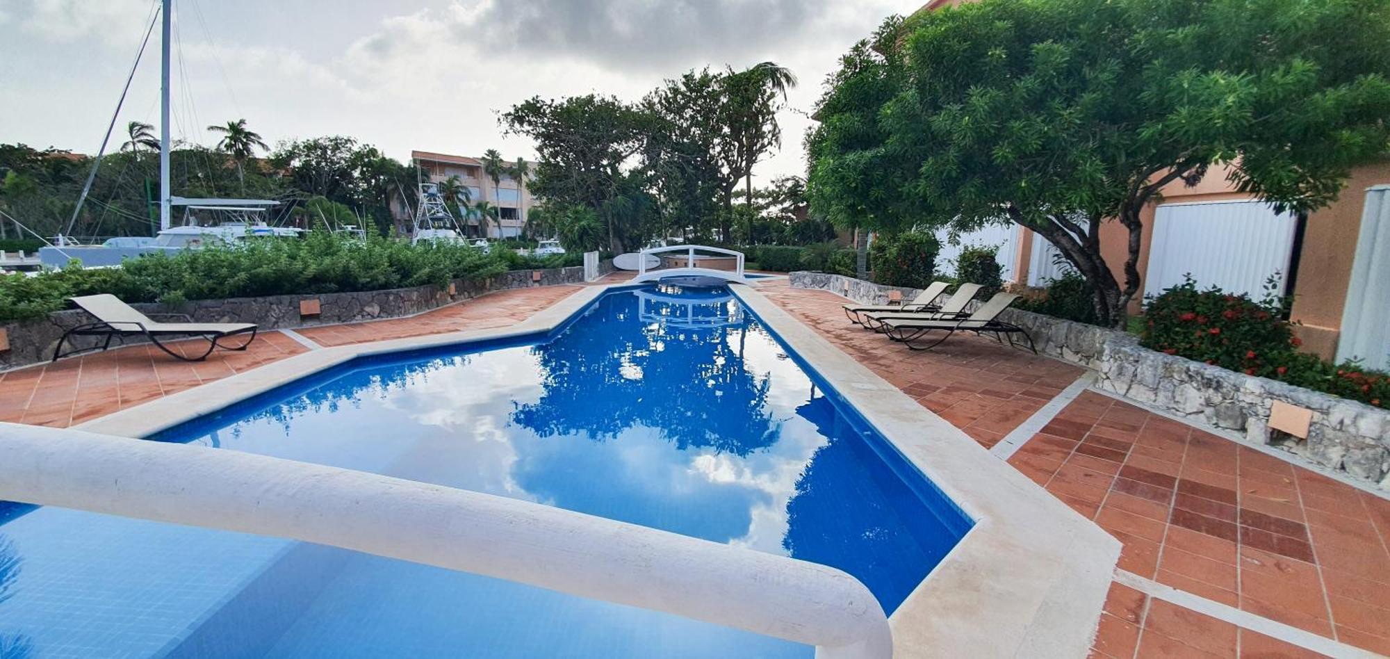 Apartment Ocean & Marina Views,affordable,spoil Yourself! *