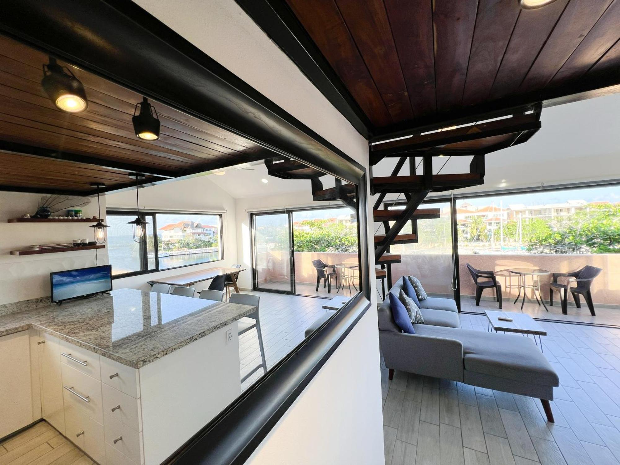 Ocean & Marina Views,affordable,spoil Yourself! Apartment