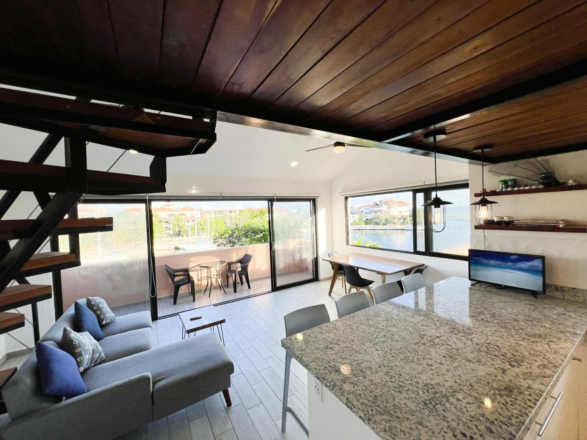 Ocean & Marina Views,affordable,spoil Yourself! Apartment