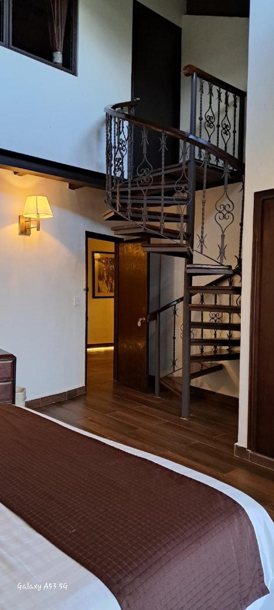 Hotel Santa Cecilia La Mora Huasca *