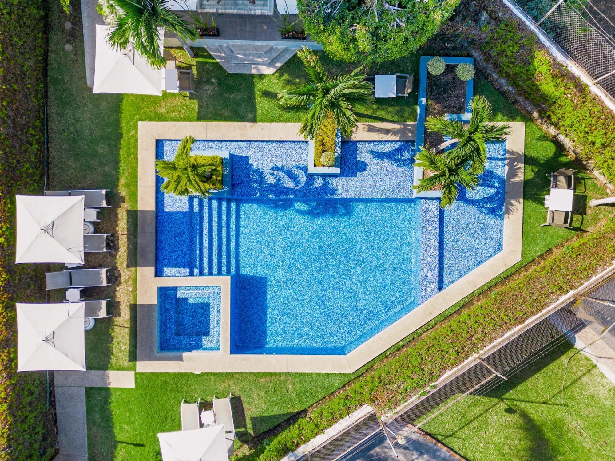 Hotel One