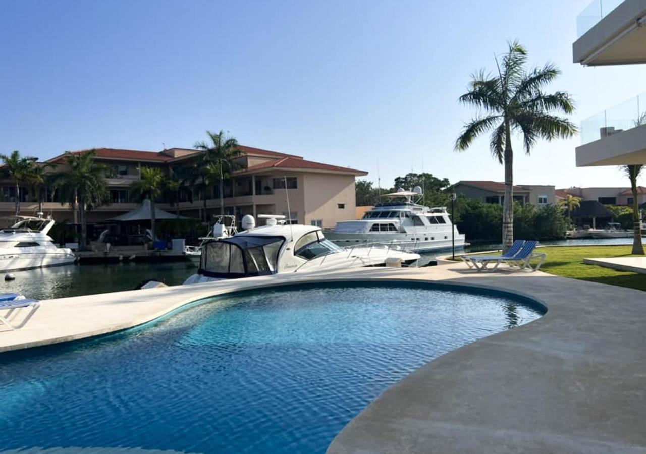 Ground Floor Paradise With Marina View And Pool Paddleboard Included *