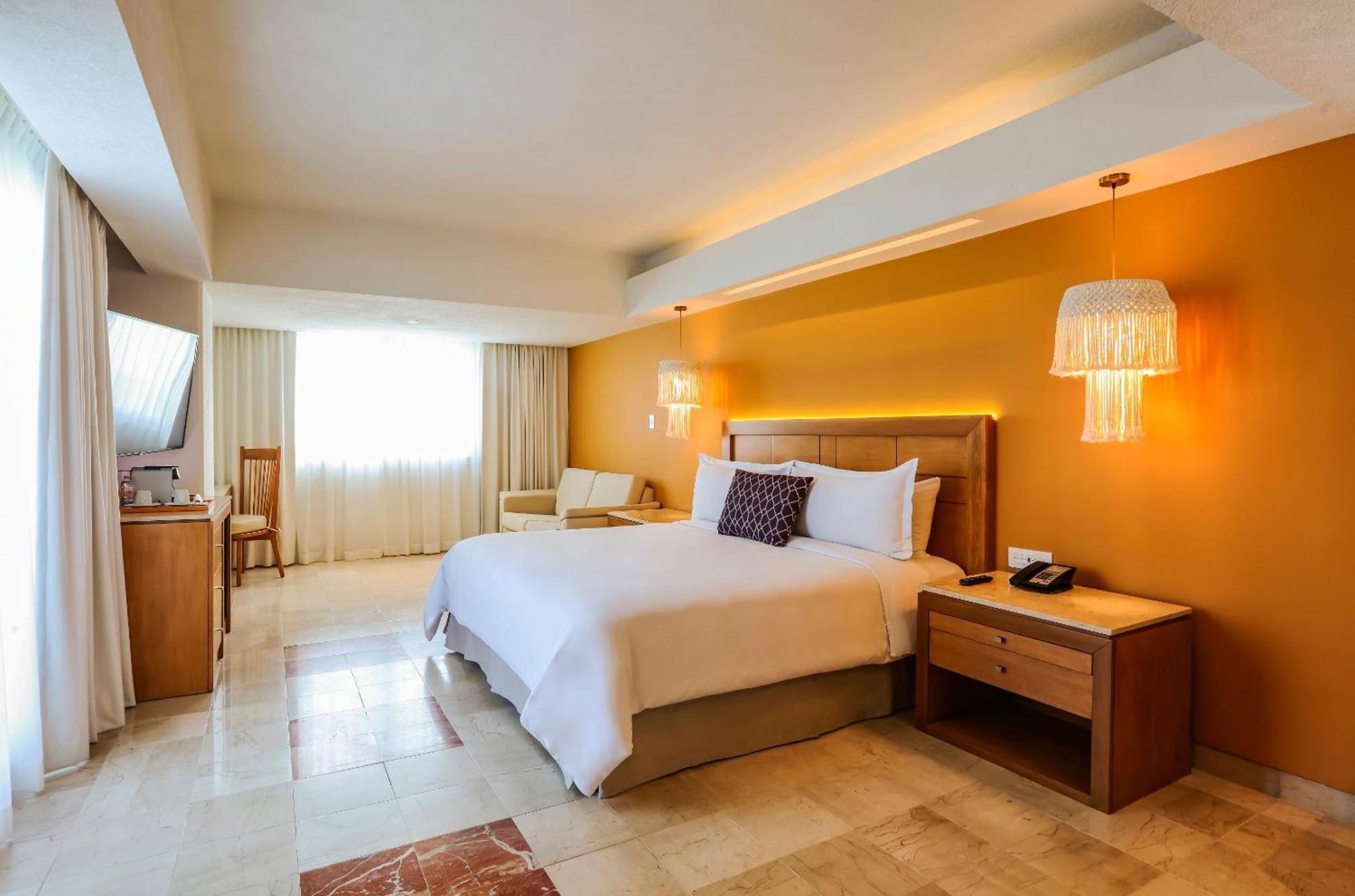 Camino Real Hotel