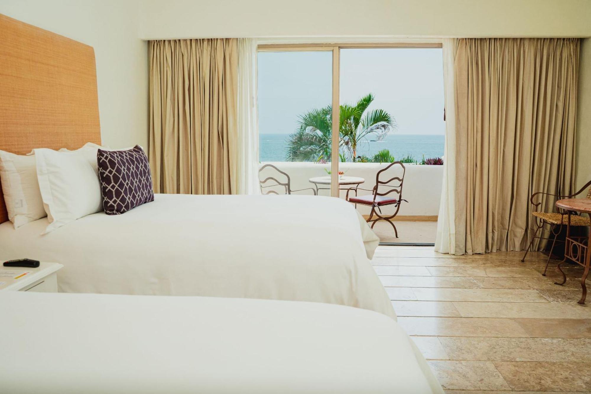 Camino Real Zaashila Huatulco Hotel