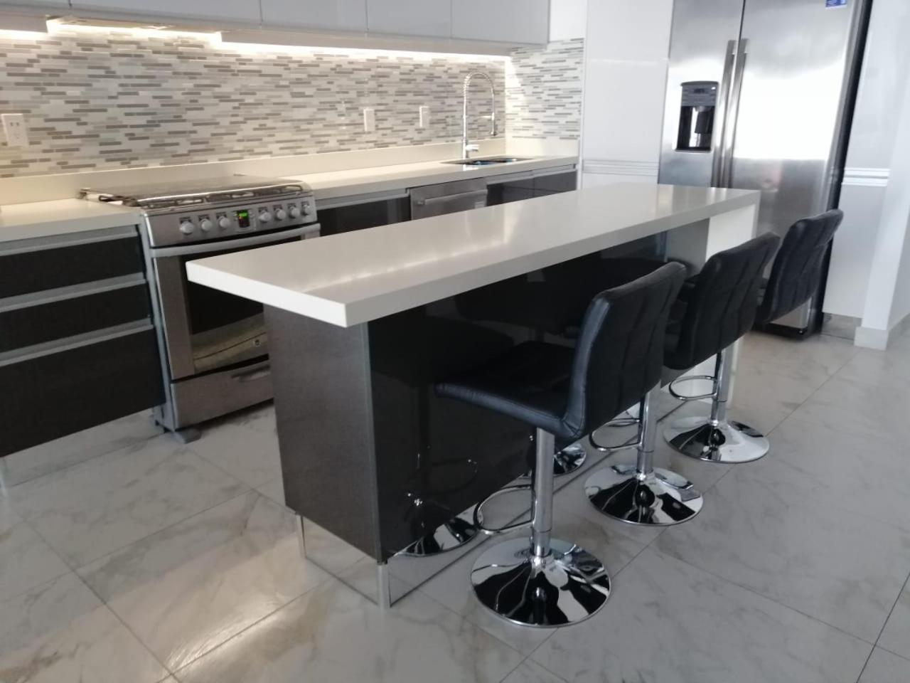 Dterrace Luxe 2bd 2ba Romantic Zone Muertos And Pier Apartment *