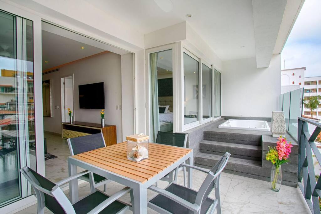 Dterrace Luxe 2bd 2ba Romantic Zone Muertos And Pier Apartment Puerto Vallarta