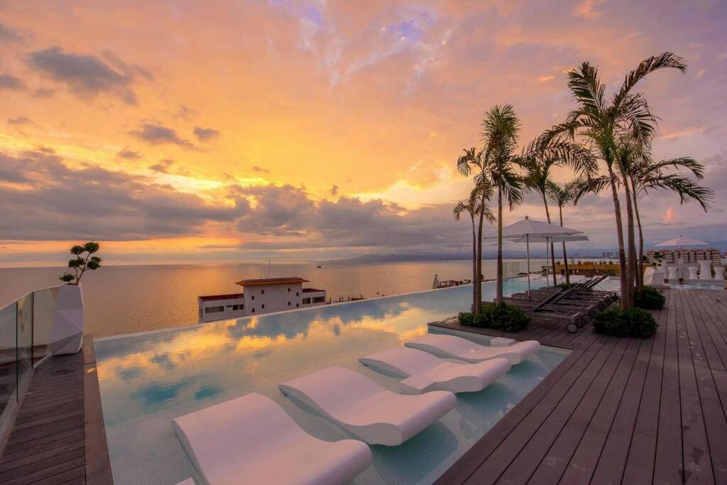 Dterrace Luxe 2bd 2ba Romantic Zone Muertos And Pier Apartment Puerto Vallarta