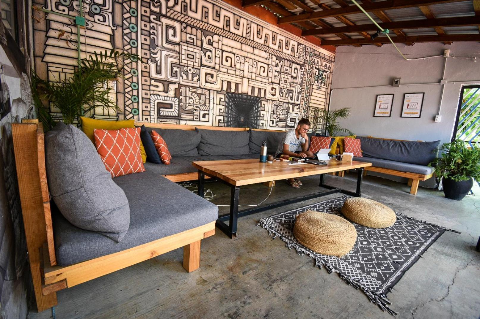 13 Cielos & Coworking *