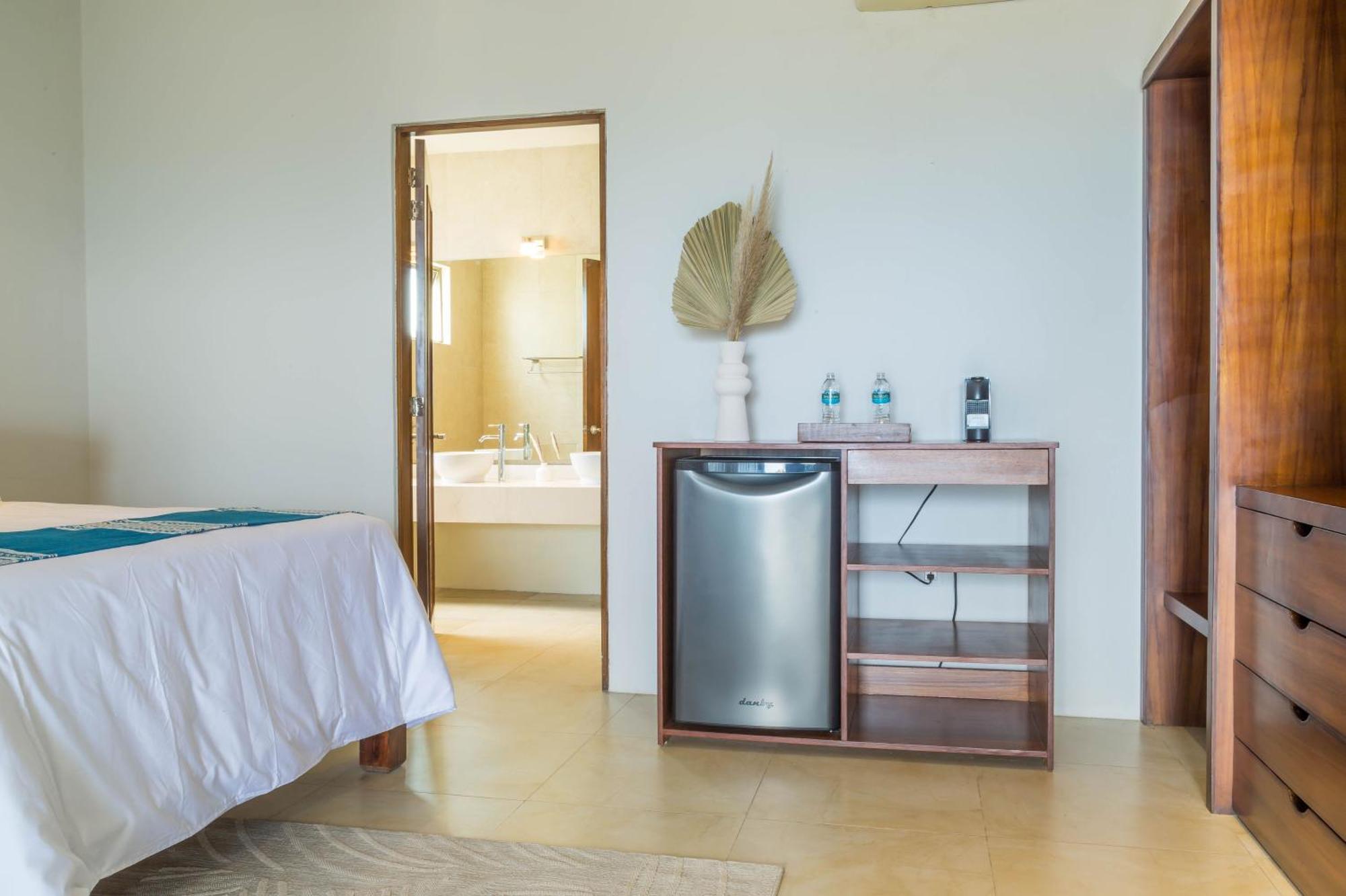 Ysuri Hotel *