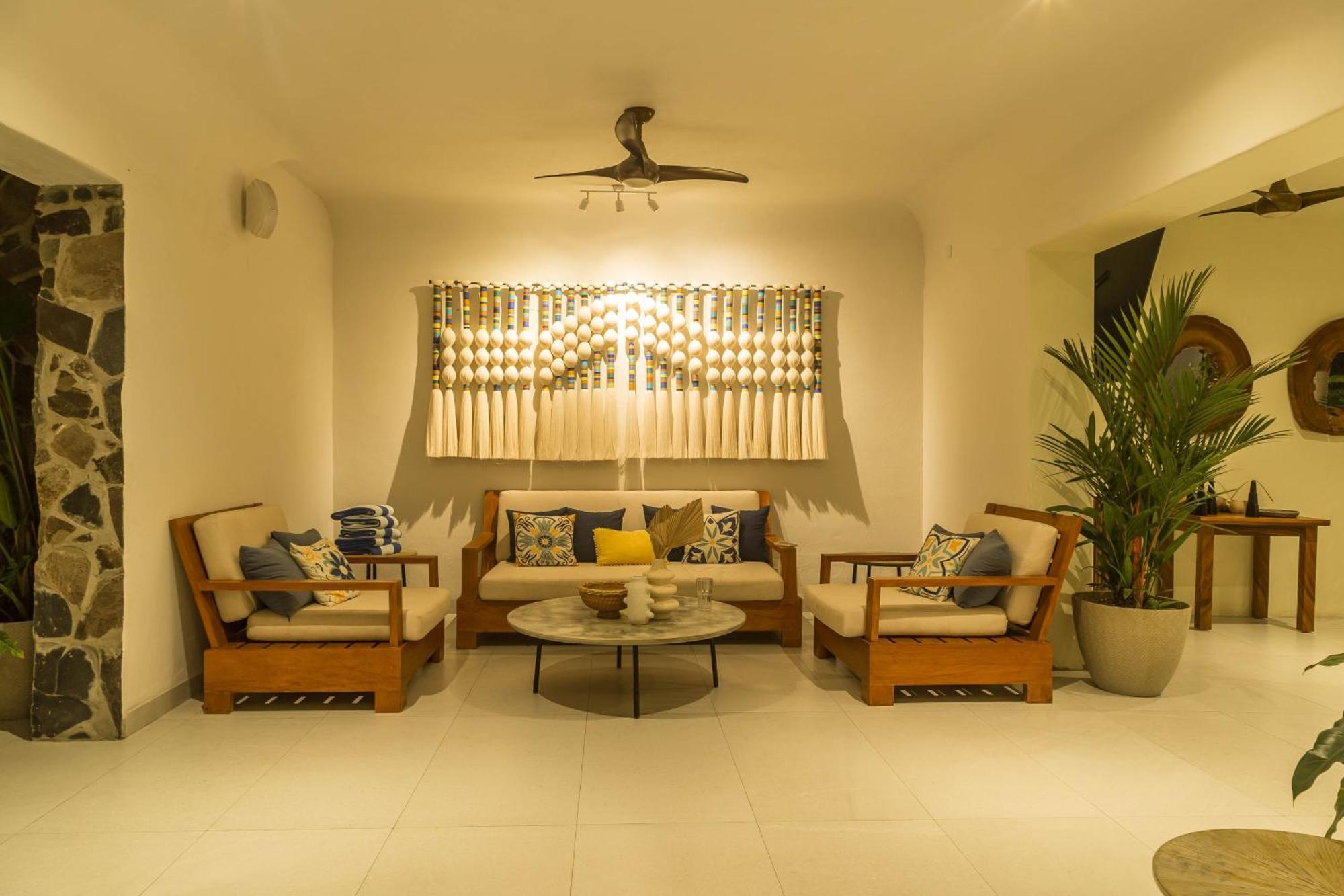 Ysuri Hotel *