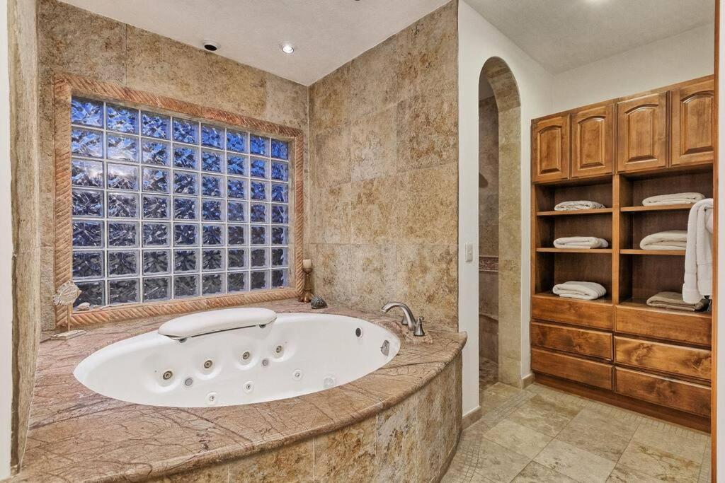 Luxury Ocean View On Sandy