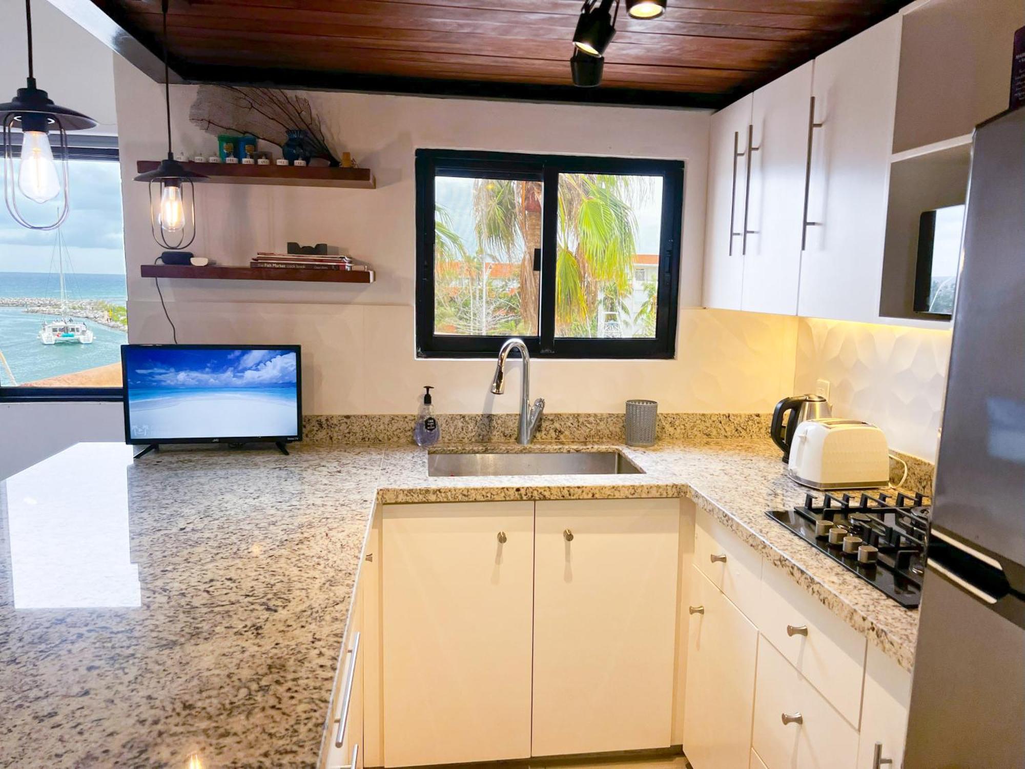 Ocean & Marina Views,affordable,spoil Yourself! *