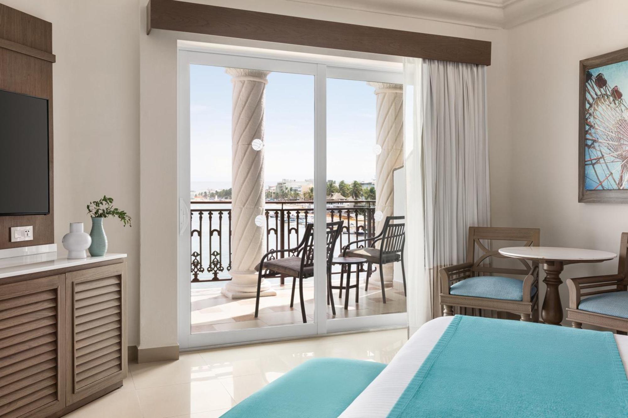 Resort Wyndham Alltra Adults Only Playa del Carmen