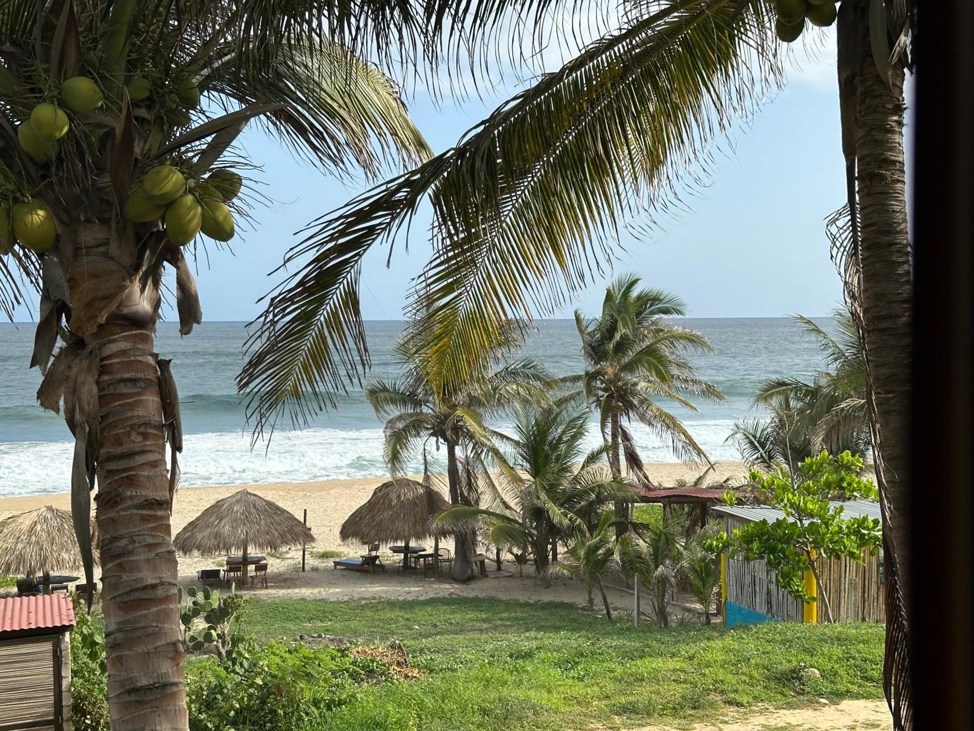 Bed & Breakfast Beachfront Paradise Boutique