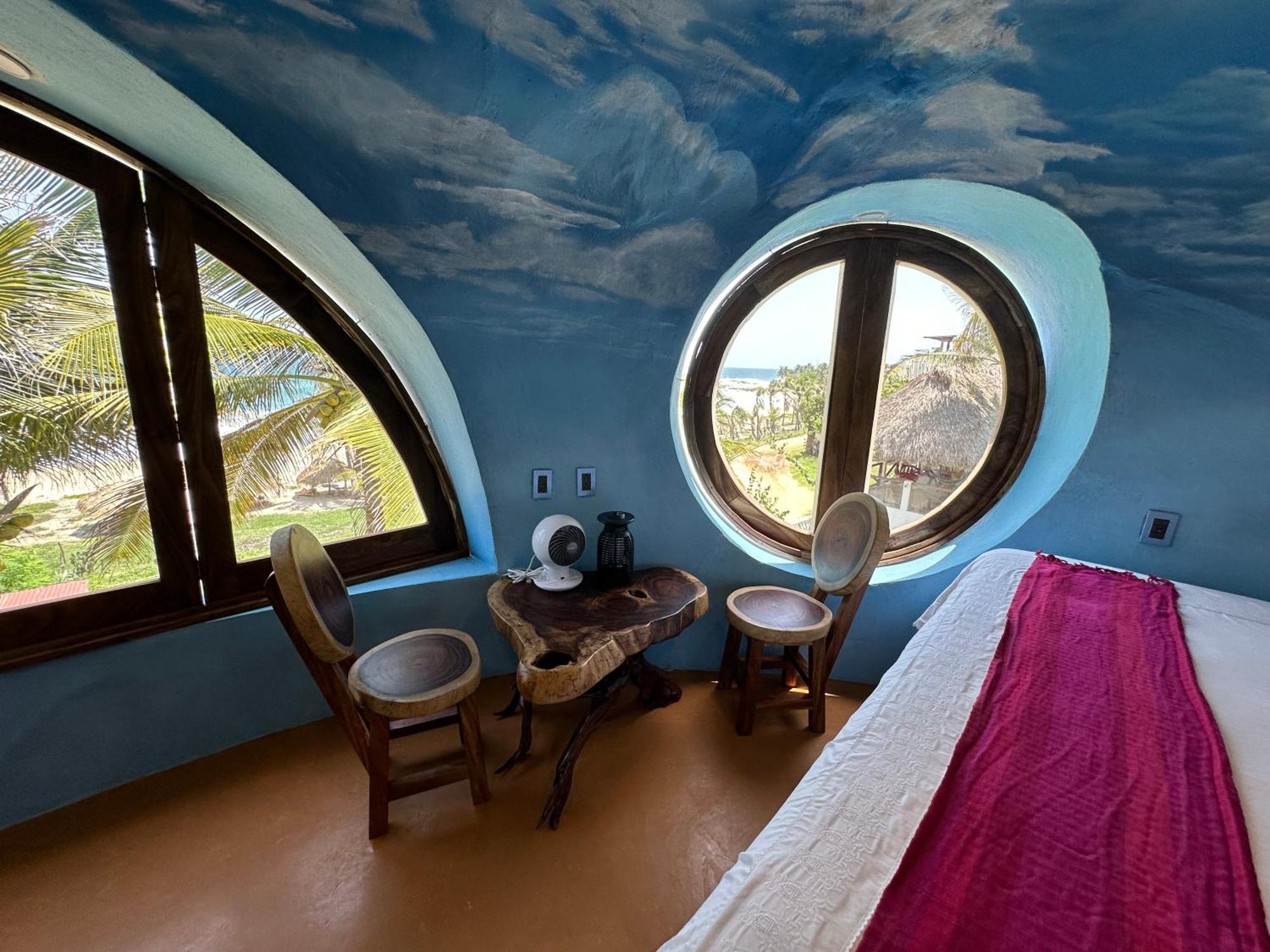 Bed & Breakfast Beachfront Paradise Boutique