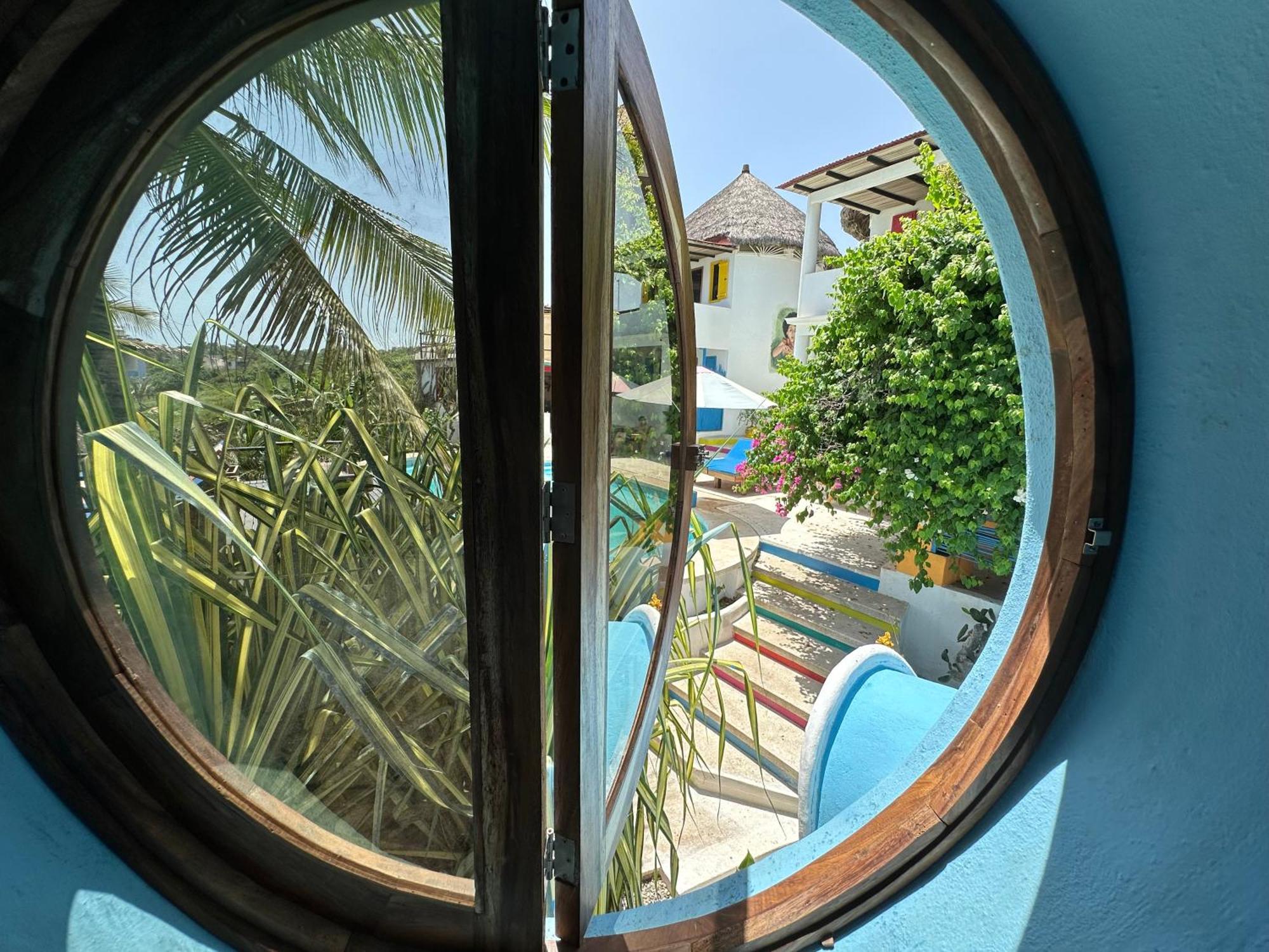 Bed & Breakfast Beachfront Paradise Boutique Agua Blanca