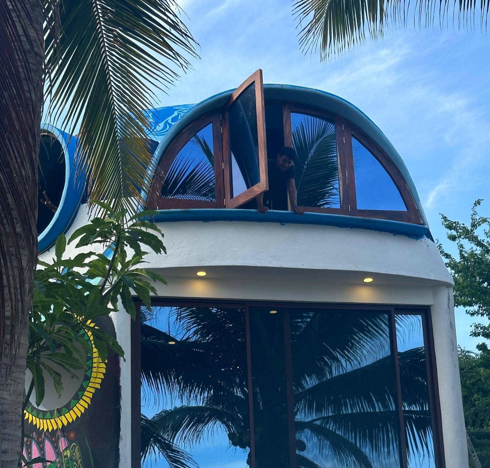 Bed & Breakfast Beachfront Paradise Boutique
