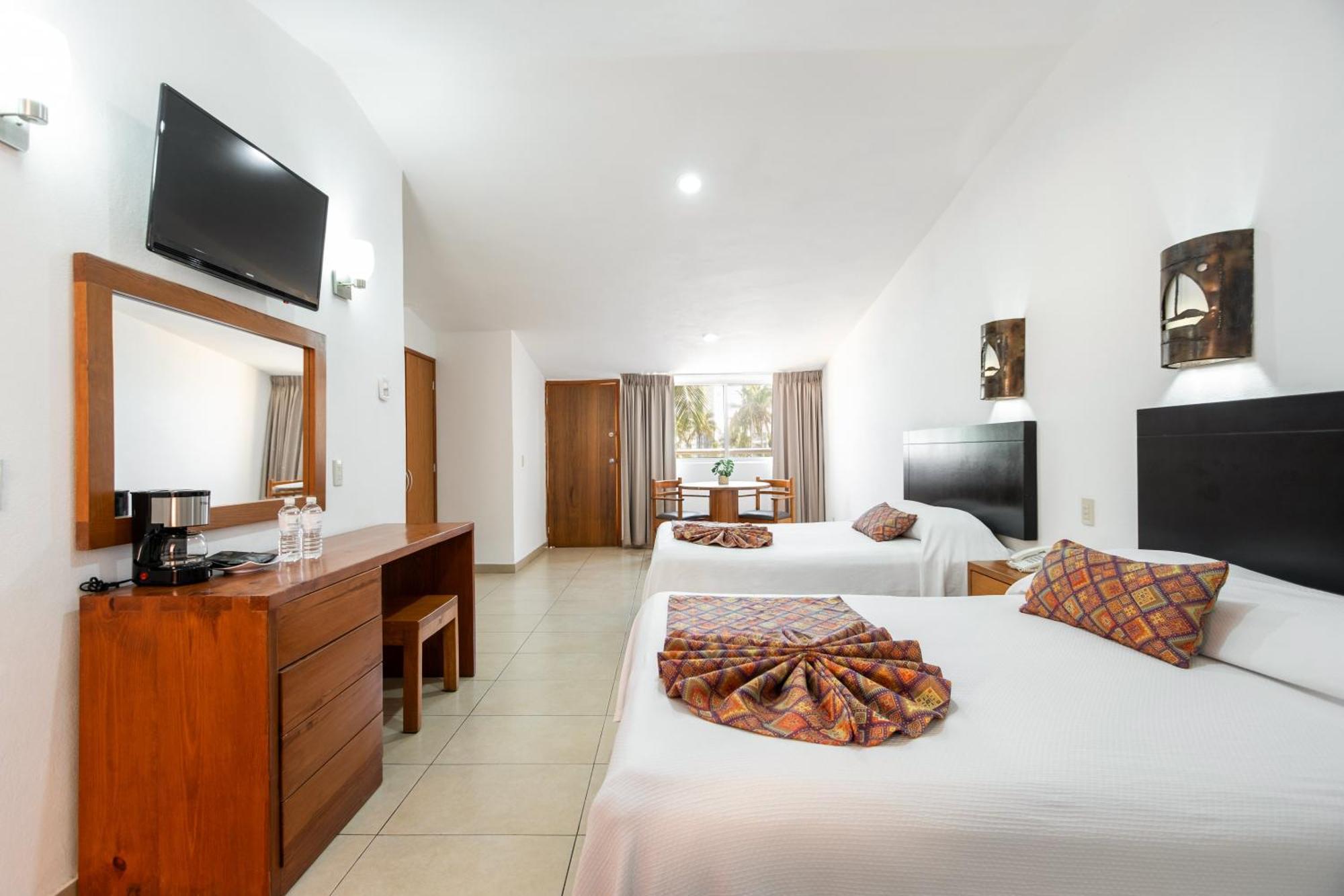 Costa De Oro Hotel