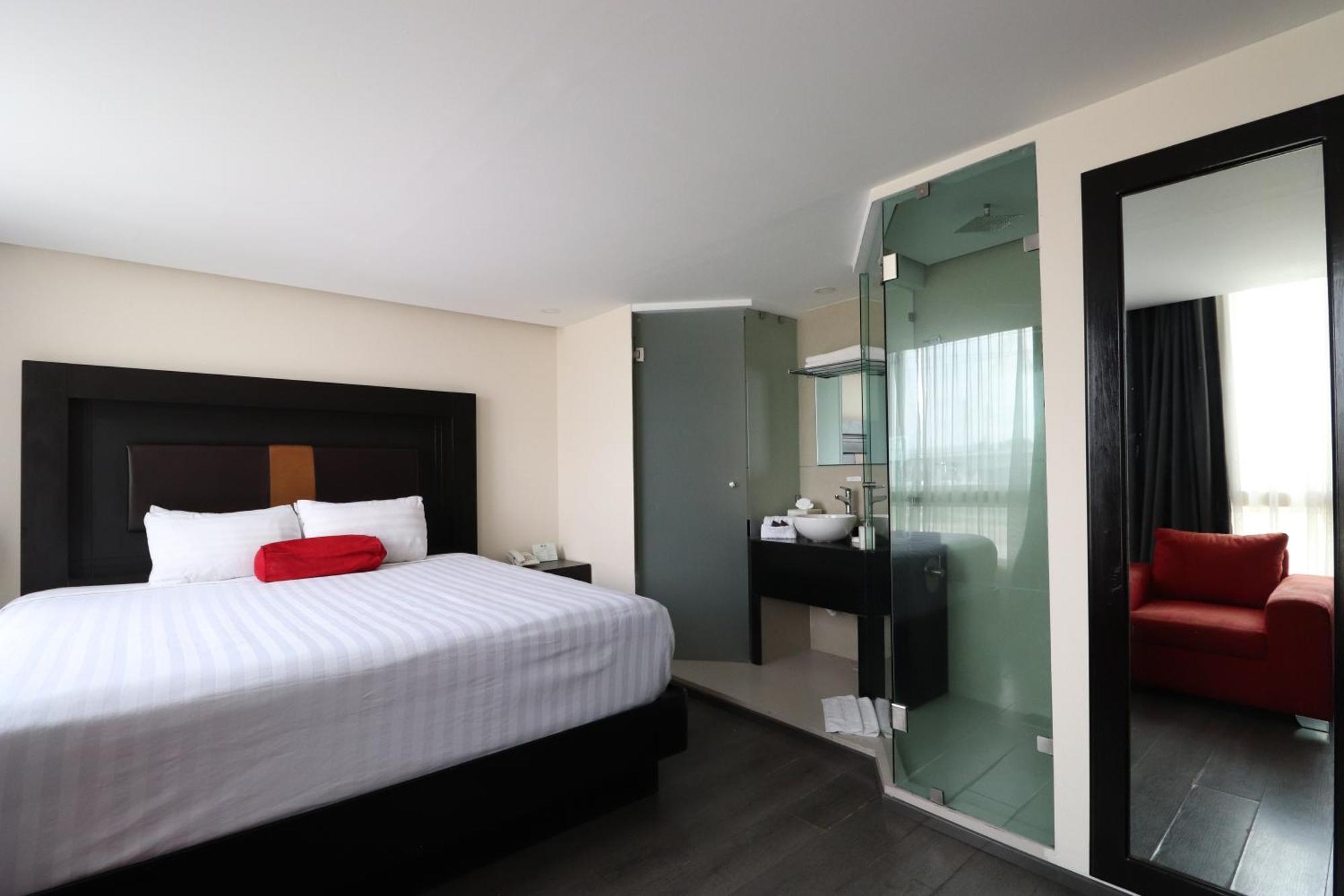 Western Metepec & Hotel Toluca