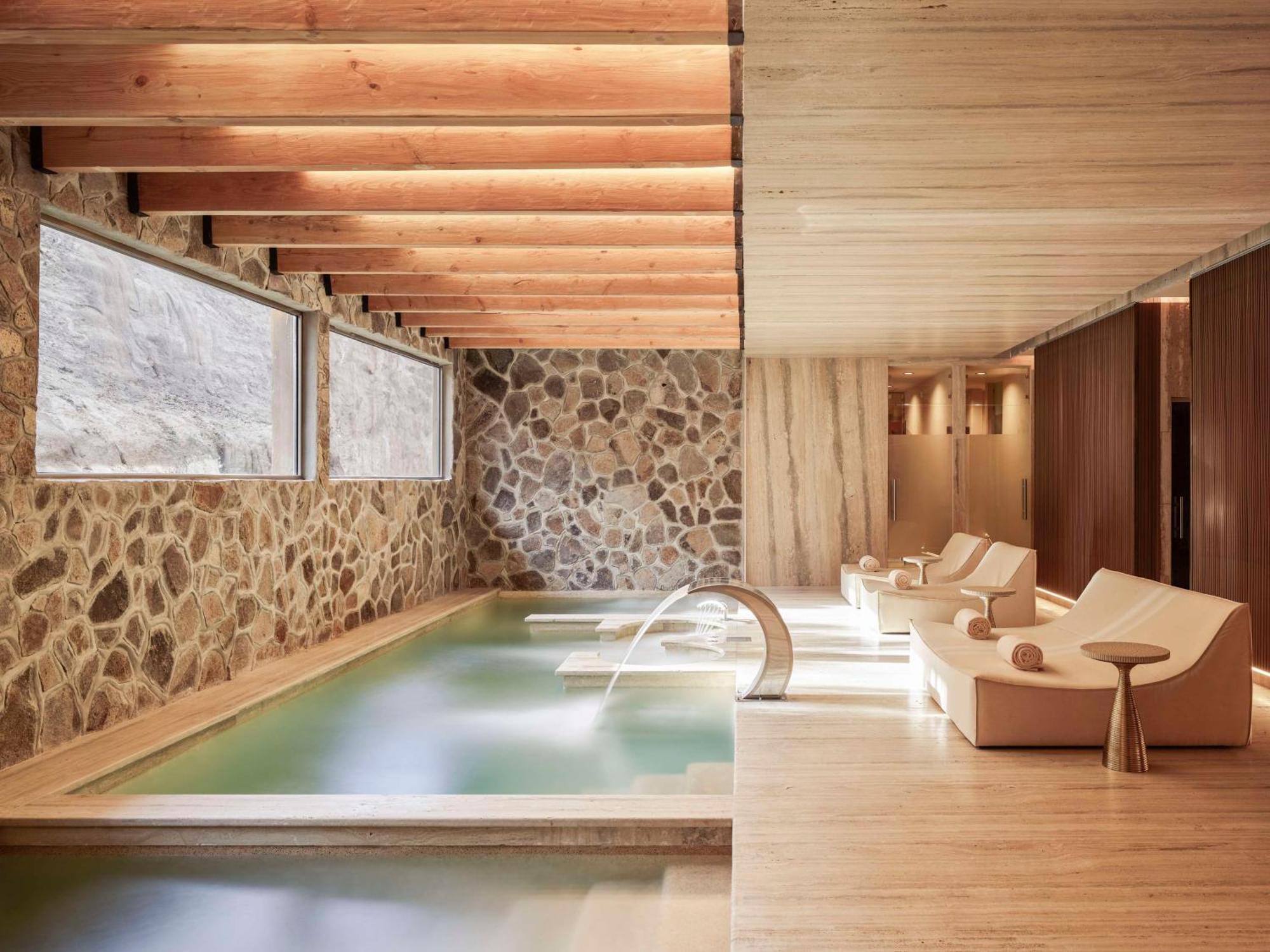 Banyan Tree Veya, Hotel 5*