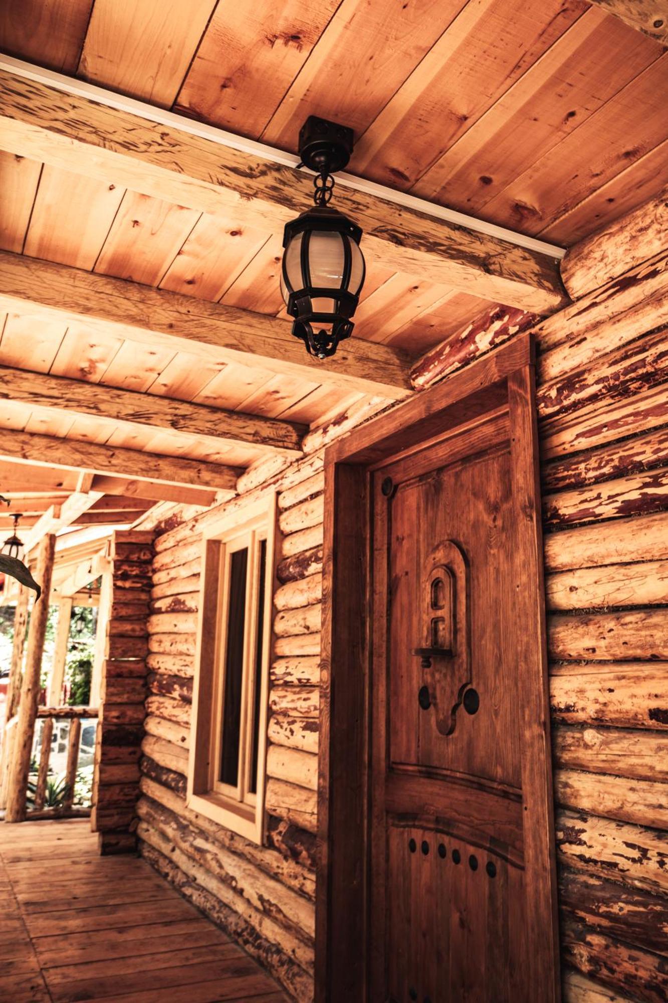 Lodge Encinos