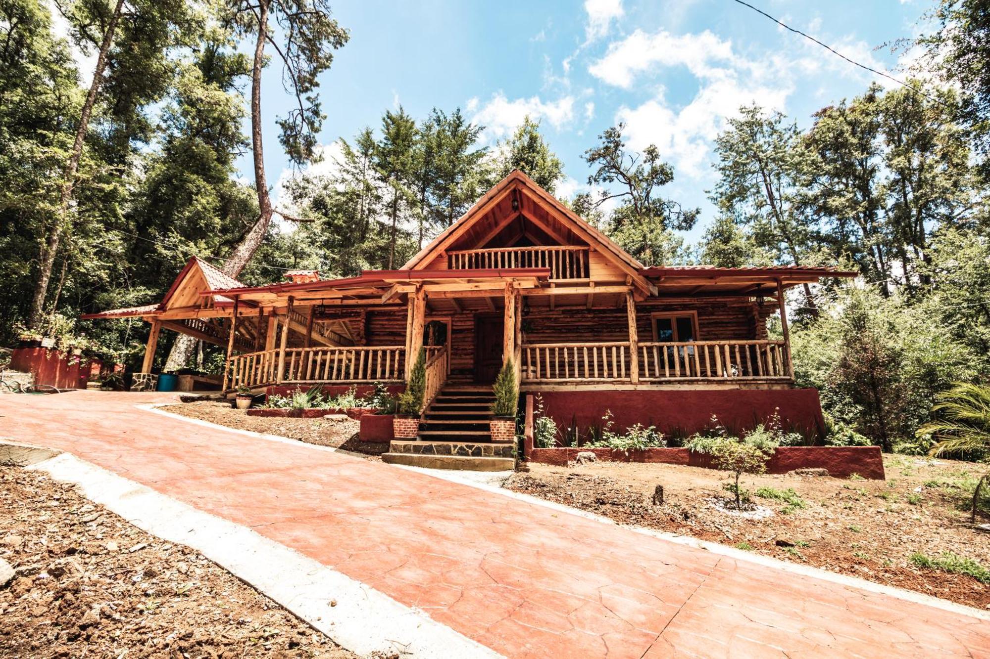 Encinos Lodge *