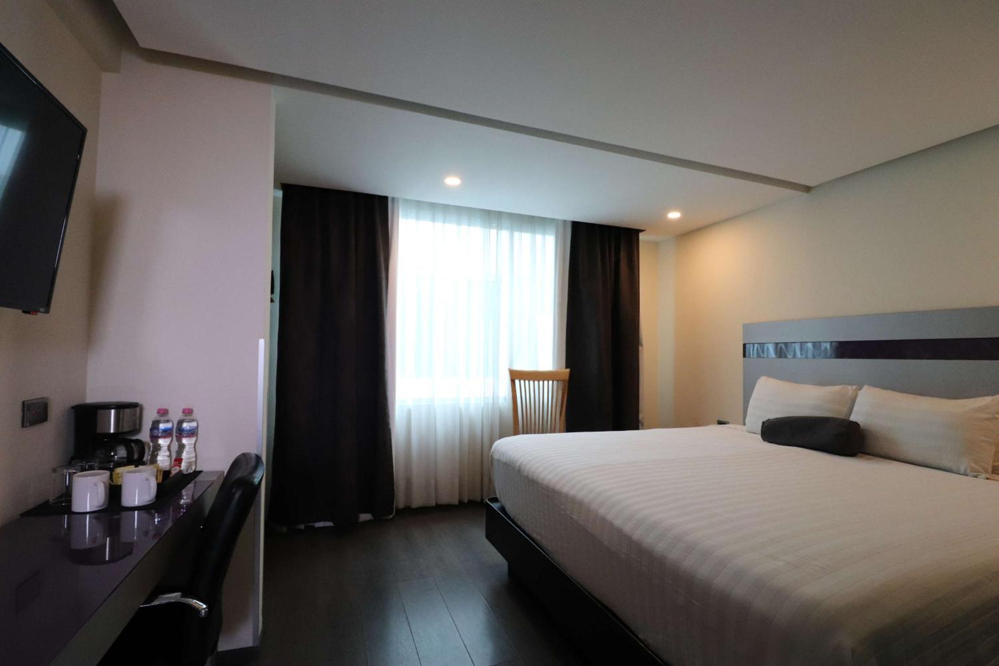 Western Metepec & Hotel 4*