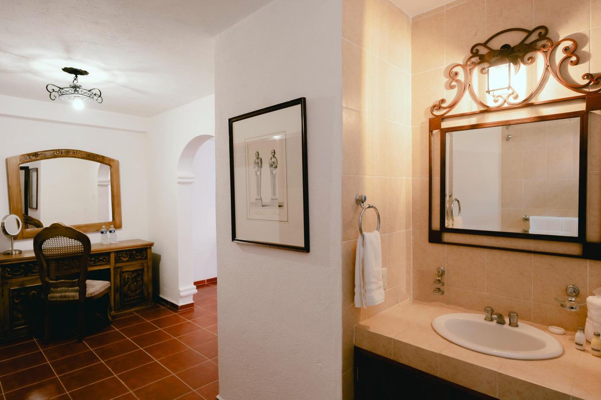 Hotel Hacienda La Cieneguita 5*