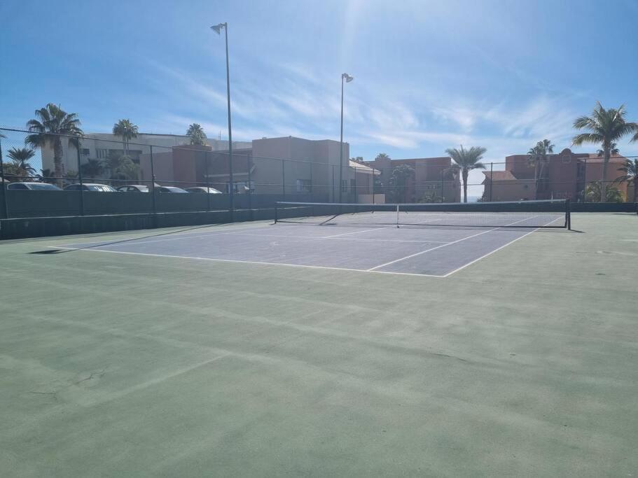 La Roca 8 Min Walking Distance To The Villa *