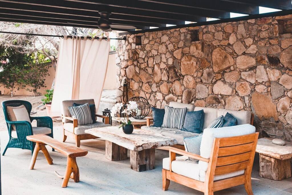 Villa La Roca 8 Min Walking Distance To The