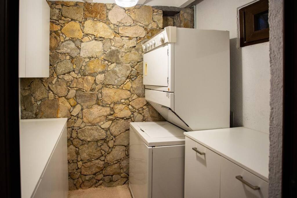 Villa La Roca 8 Min Walking Distance To The