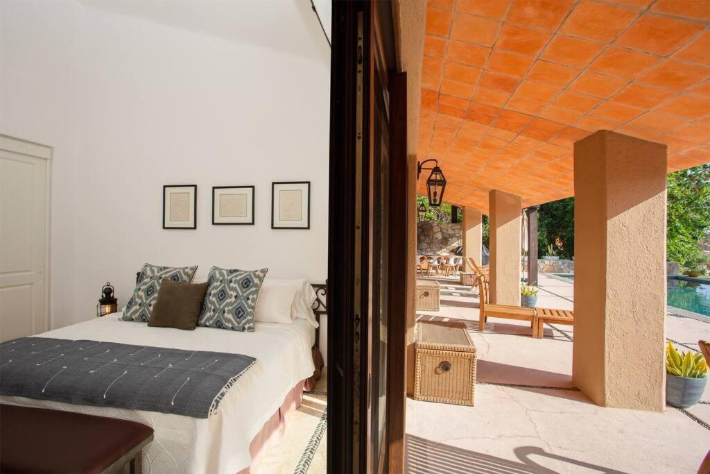 Villa La Roca 8 Min Walking Distance To The *