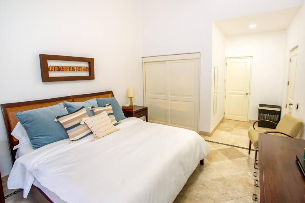 La Roca 8 Min Walking Distance To The Villa San Jose del Cabo