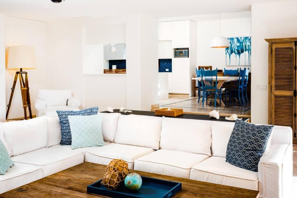 Villa La Roca 8 Min Walking Distance To The