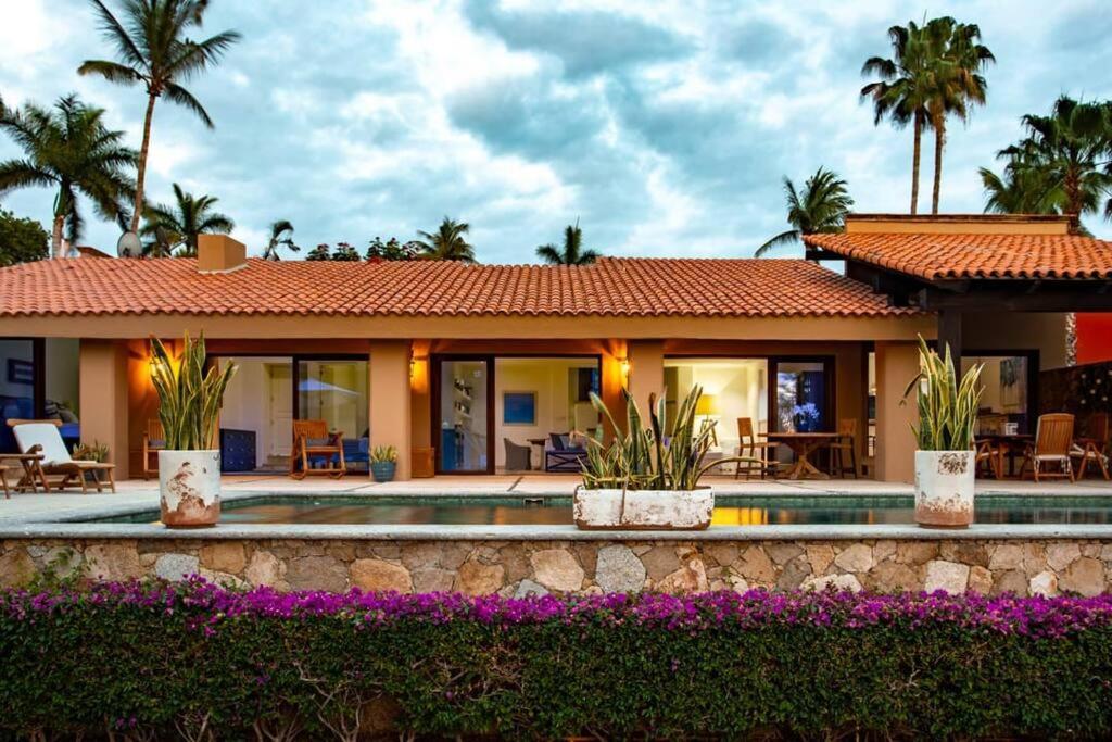 Villa La Roca 8 Min Walking Distance To The *