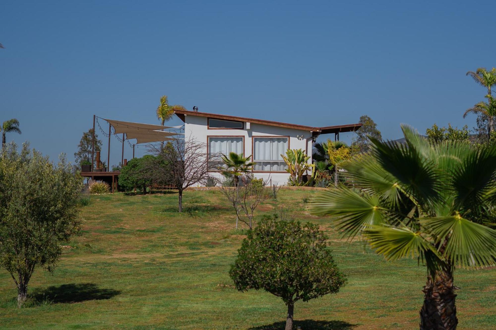 Villa Victoria, *