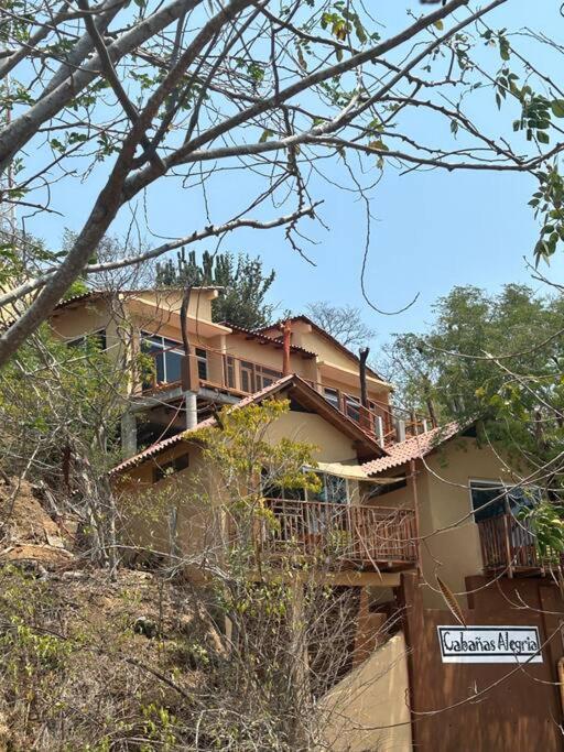 Alegria - Ocean View - 2 Master Holiday home