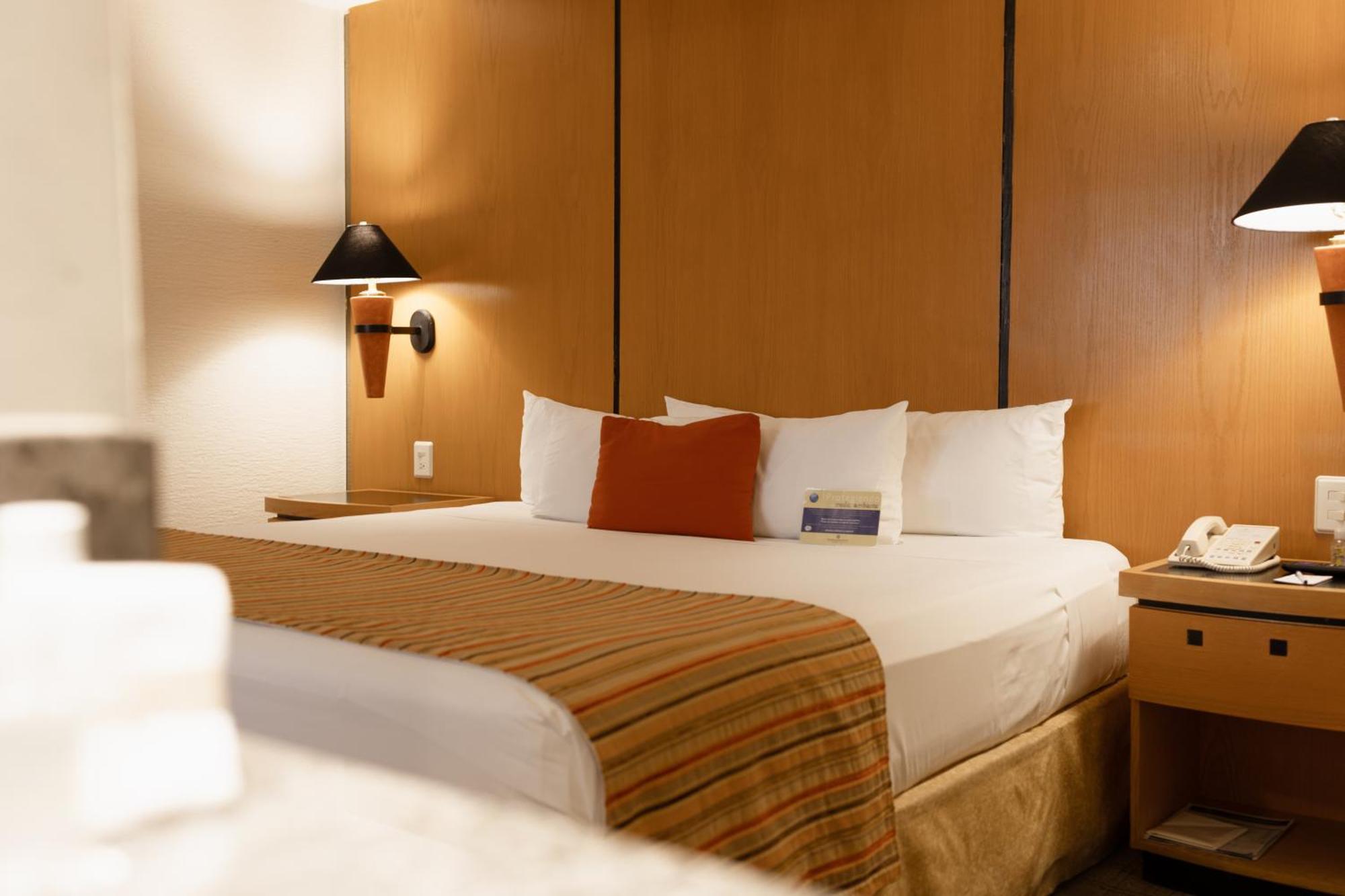 Guadalajara Plaza Ejecutivo Hotel 4*