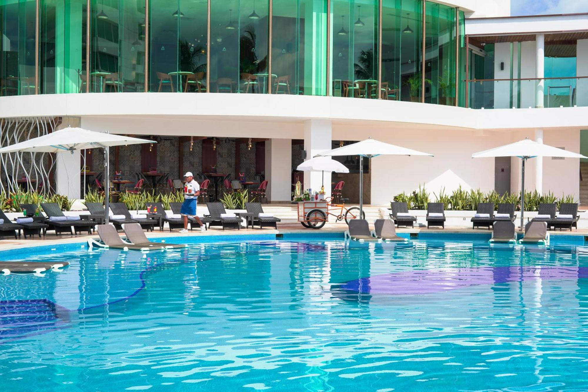 Altitude At Krystal Grand 5* Cancun