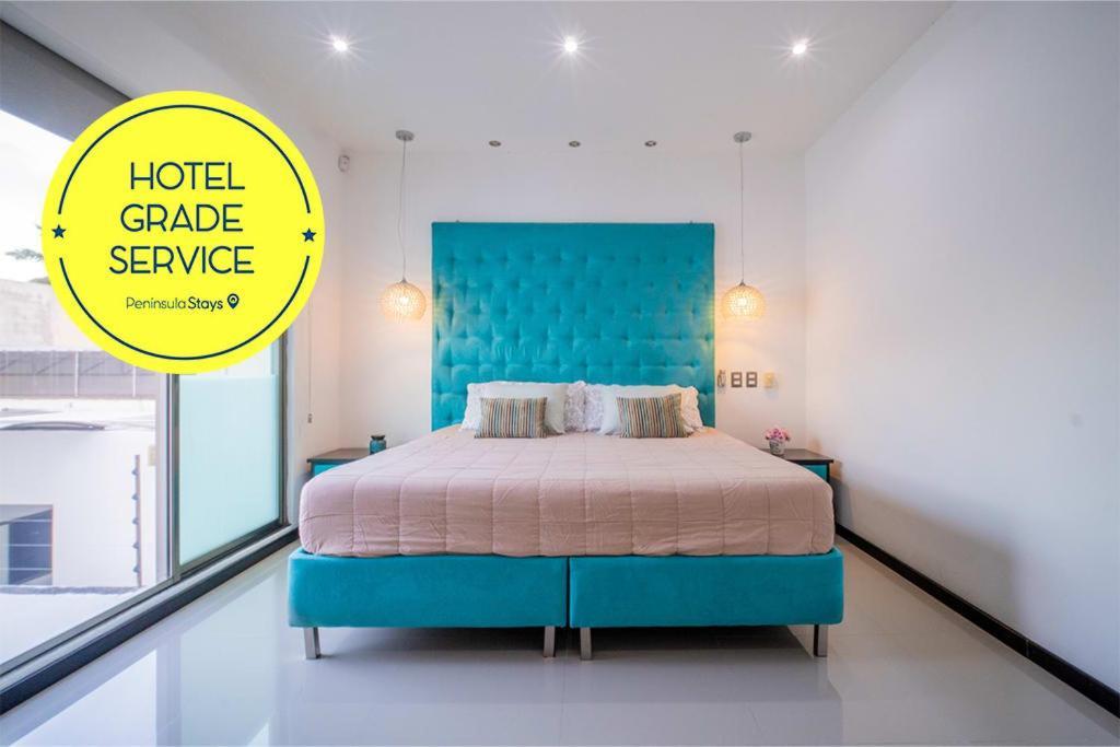 Peninsula 3 Bedroom House & Ac + Private Parking + Fast Wifi * Chetumal