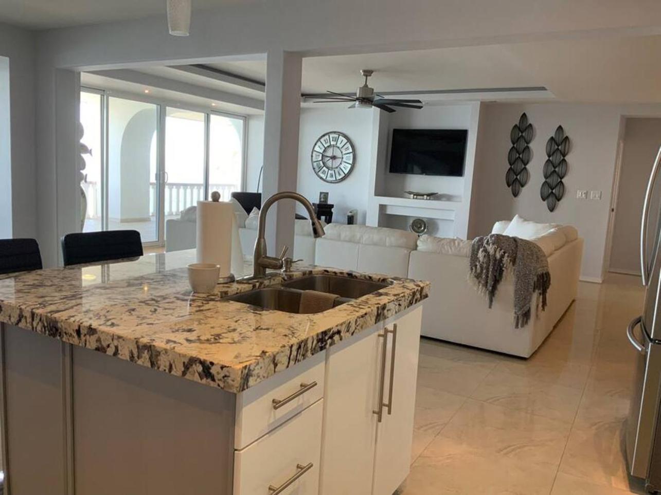 Coastal Luxury Paradise Holiday home