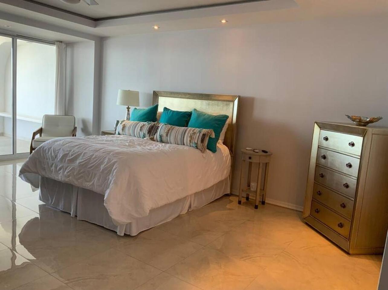 Holiday home Coastal Luxury Paradise *