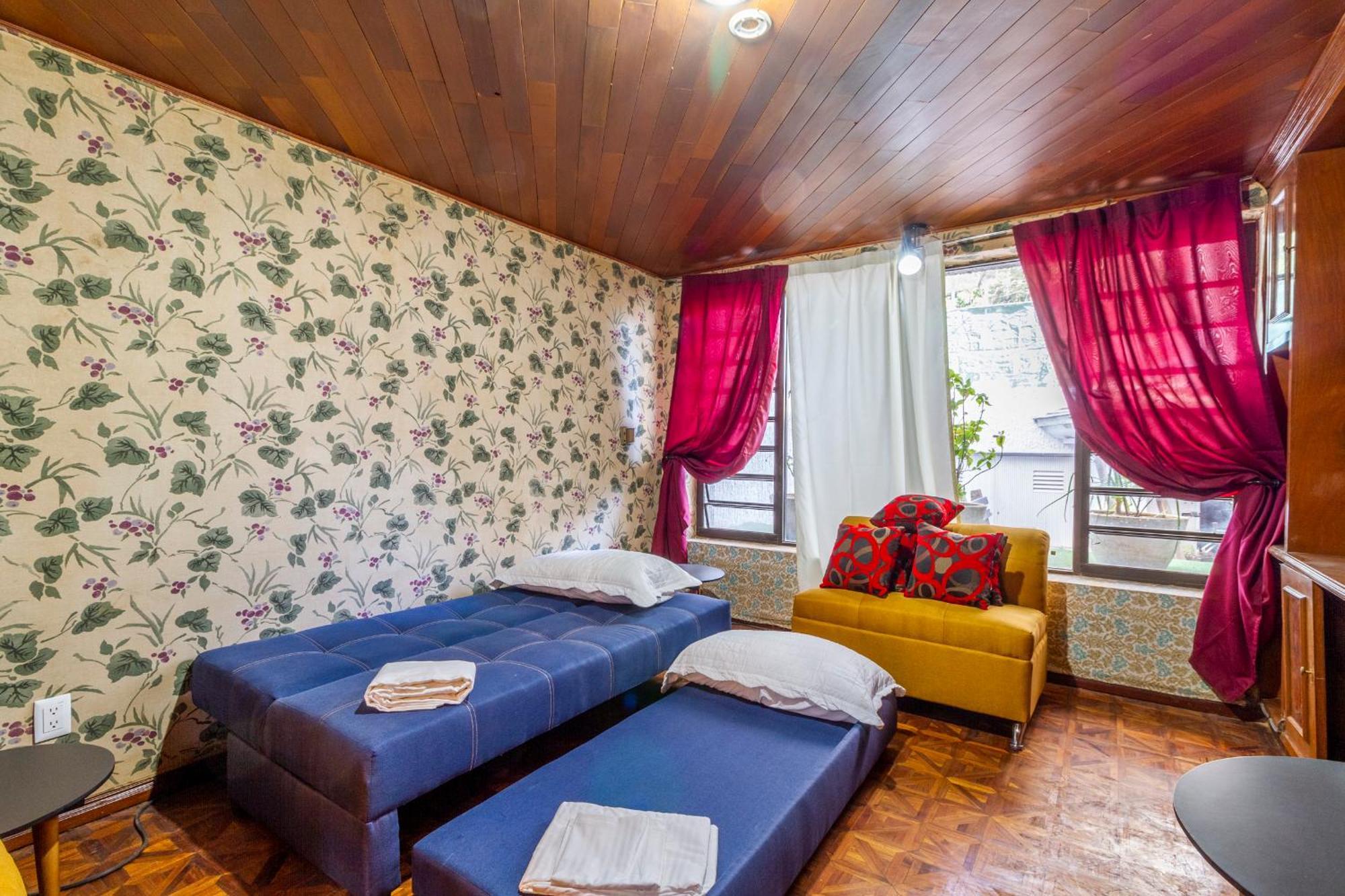 Casanova & Guest house *