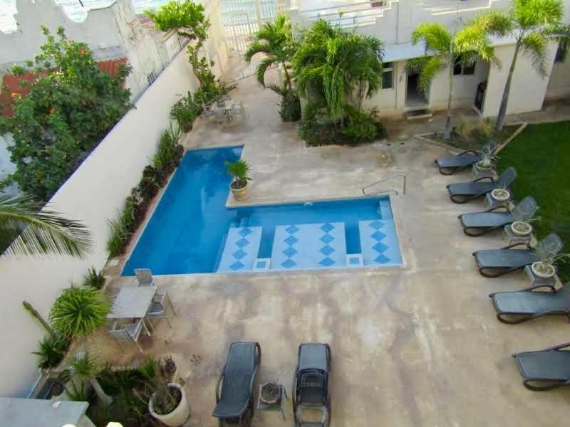 Deco 1 Beachfront *