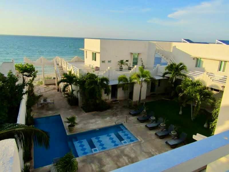 Deco 1 Beachfront *